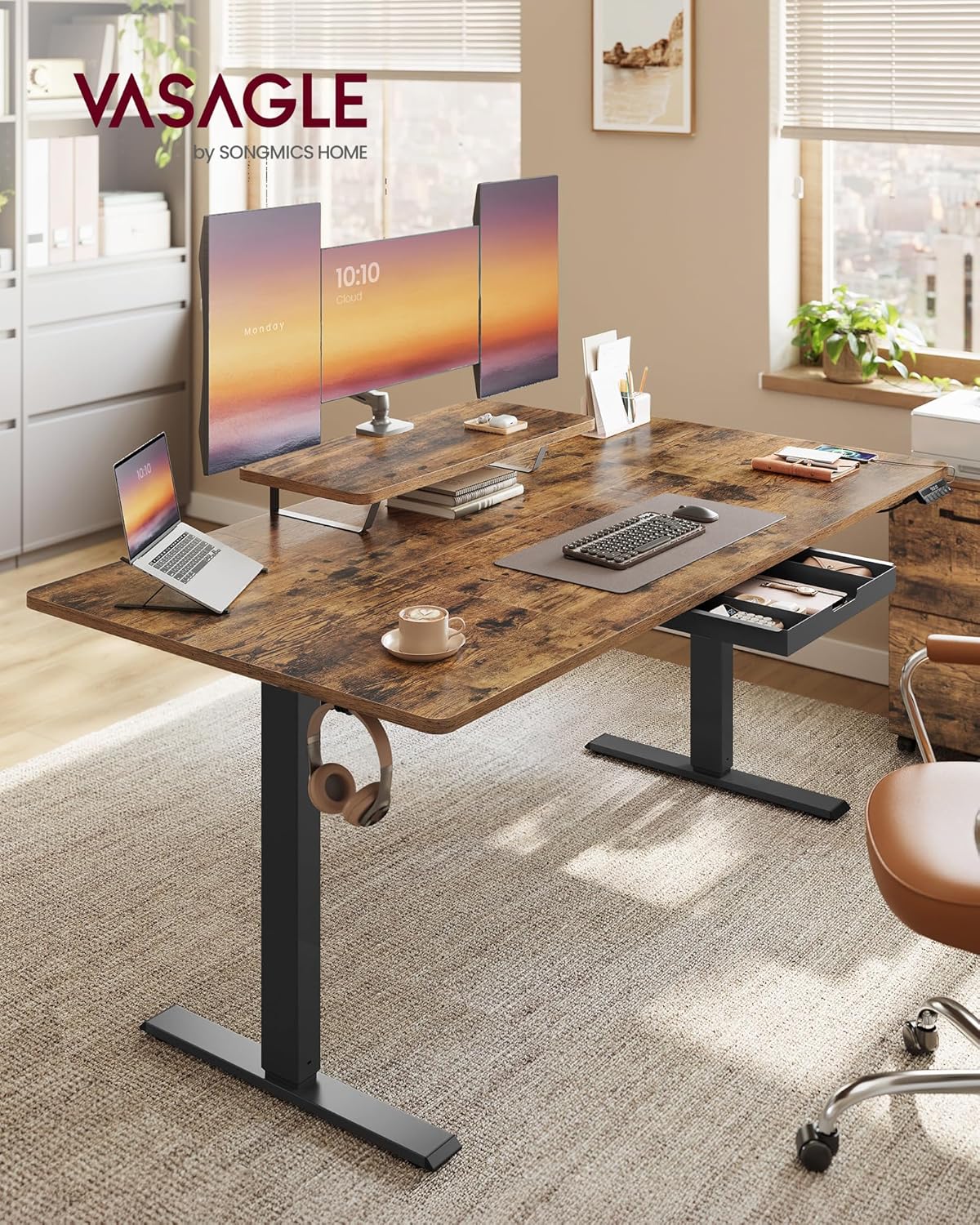 VASAGLE Höhenverstellbarer Schreibtisch, 160 x 80 cm, flexibel montierbarer Monitorständer, Schublade, USB-C-Anschluss, Erinnerung bei langem Sitzen, für Büro, vintagebraun LSD156KD01 — Ansicht 2