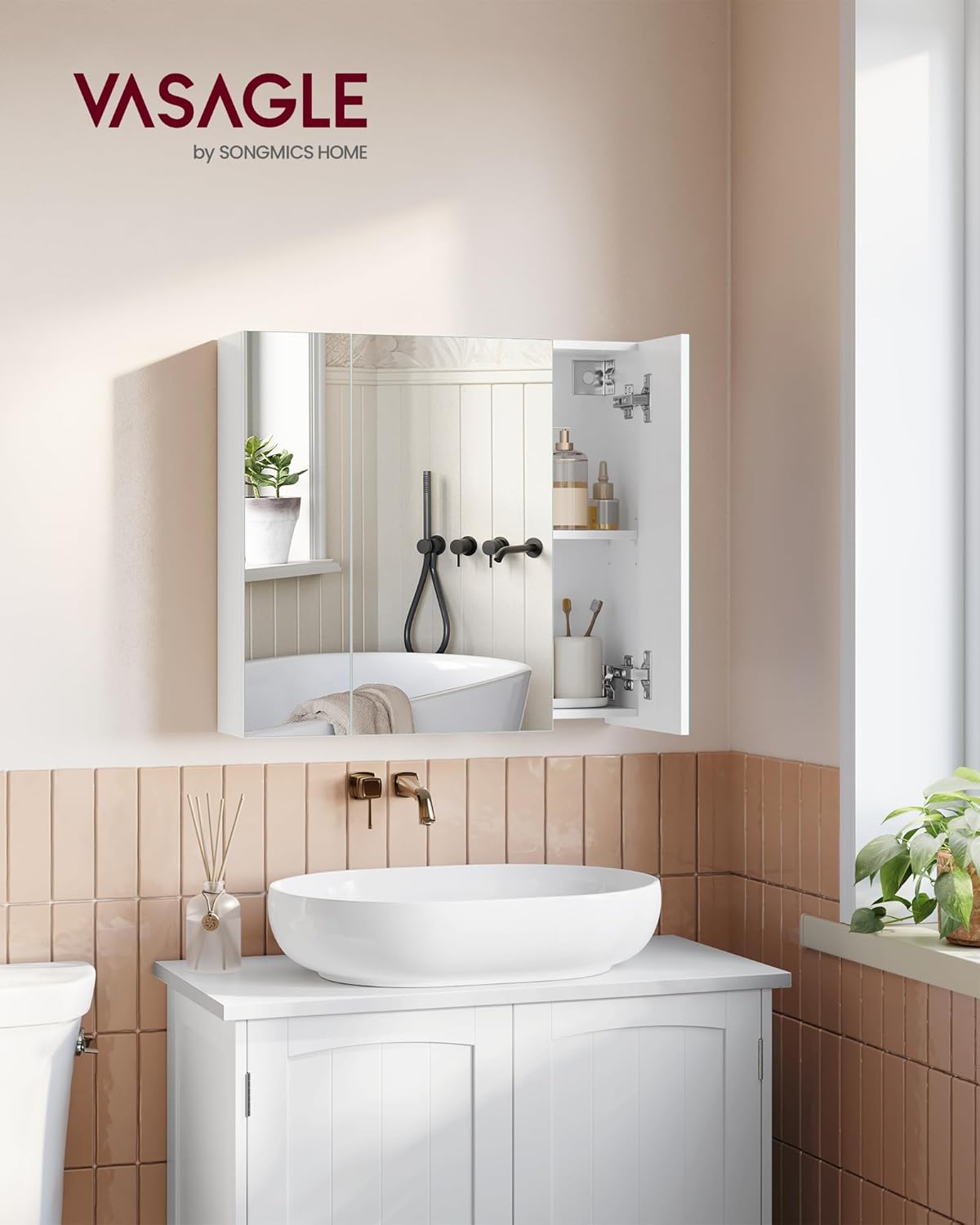 VASAGLE Kailyn Kollektion - Spiegelschrank, Badezimmerschrank, Aufbewahrungsschrank mit 3 Türen, fürs Badezimmer, 15 x 60 x 55 cm, mit verstellbaren Regalebenen, modern, weiß BBK22WT — Ansicht 2
