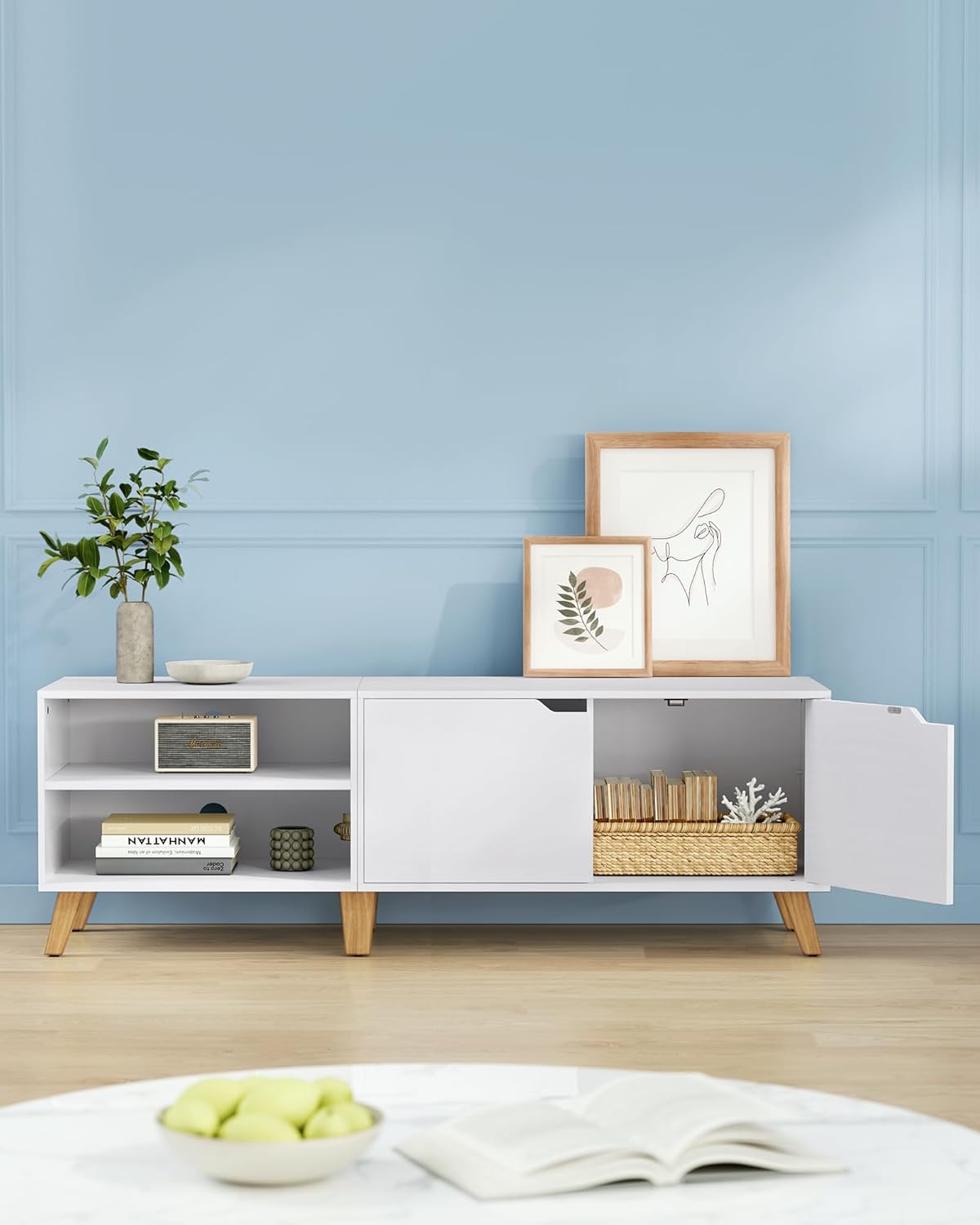VASAGLE TV-Schrank, Fernsehtisch mit 2 Türen, 160 cm lang, TV-Regal für Fernseher bis zu 65 Zoll, verstellbare Ablagen, für Wohnzimmer, Esszimmer, Schlafzimmer, schneeweiß LTV030W01 — Ansicht 2
